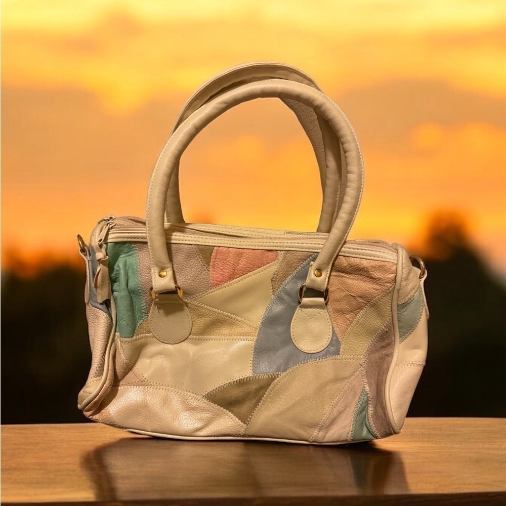 Woman's (vintage) handbag